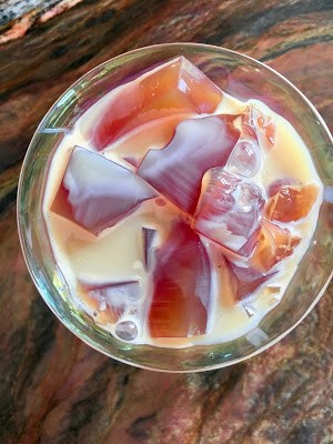 Black tea gelée (Hóngchá dòng / 紅茶凍)