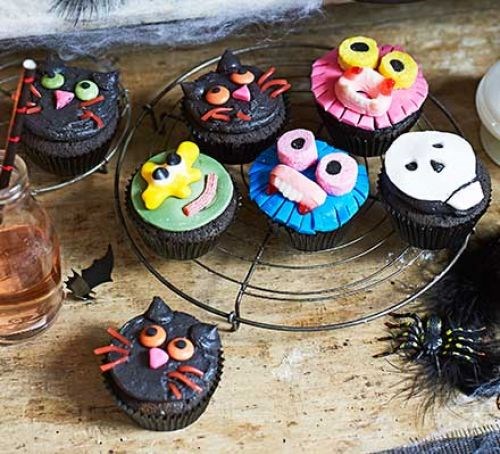 Black velvet Halloween cupcakes