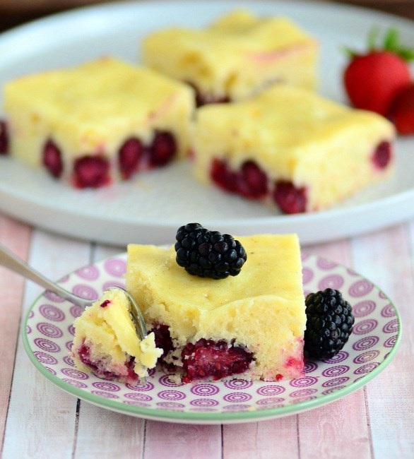 Blackberries & cream coffee cake