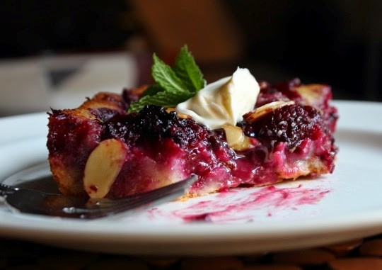 Blackberry almond buckle
