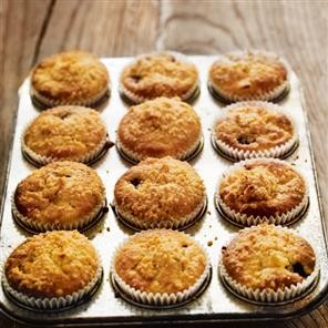 Blackberry and apple crumble muffins