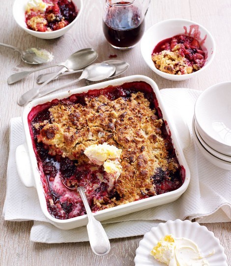 Blackberry and apple crumble with sloe gin