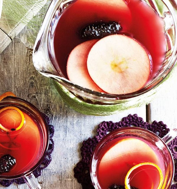 Blackberry and apple mull
