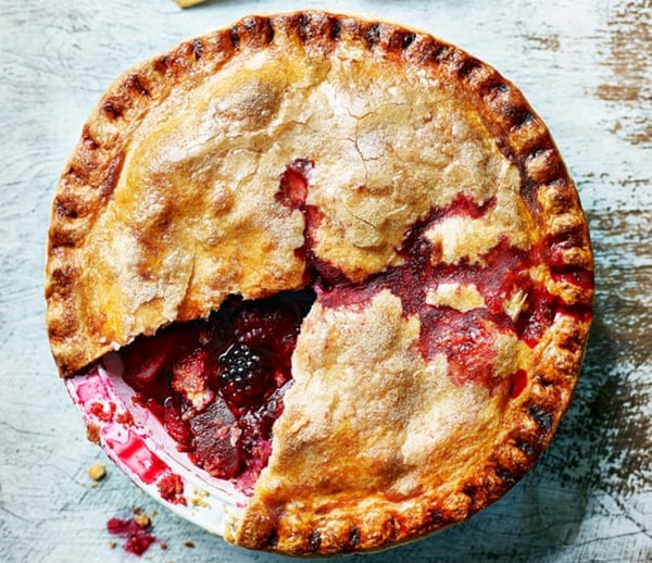 Blackberry and apple pie