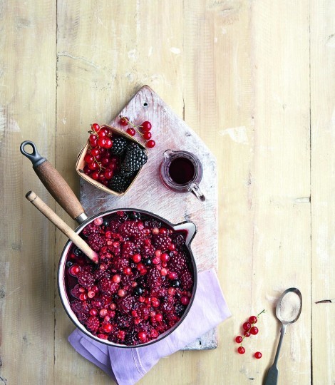 Blackberry and currant compote