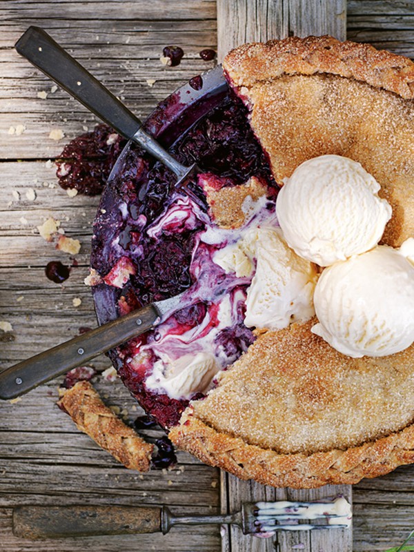 Blackberry and elderflower pie