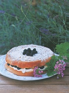 Blackberry and geranium Genoese