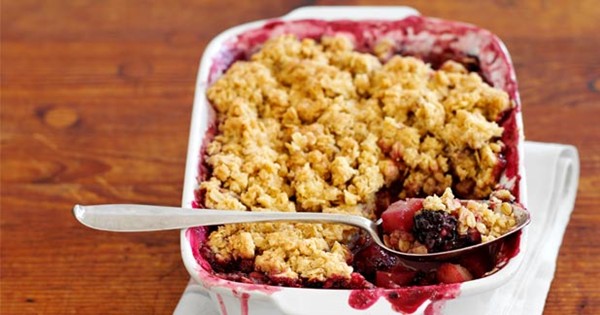 Blackberry and pear crumble