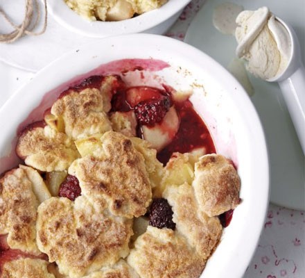 Blackberry and pear scrumble