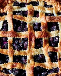 Blackberry-blueberry pie
