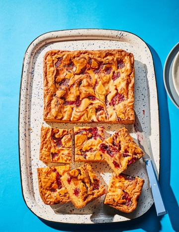 Blackberry cheesecake blondies