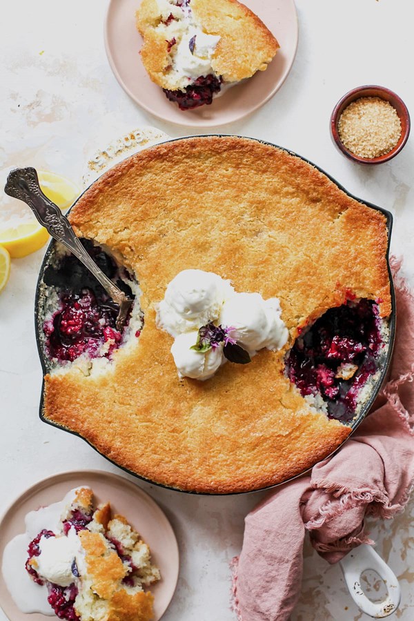 Blackberry cobbler