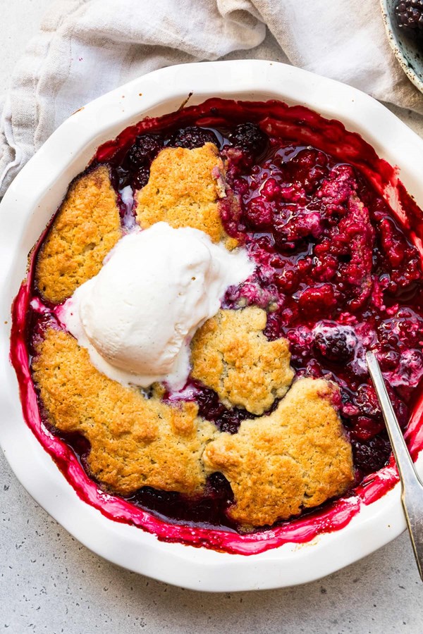Blackberry cobbler