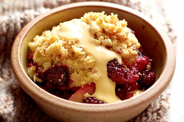 Blackberry crumble with ginger custard