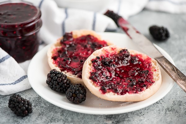 Blackberry freezer jam