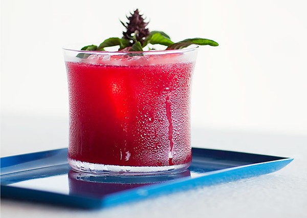 Blackberry-gin fizz