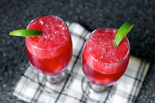 Blackberry gin fizz
