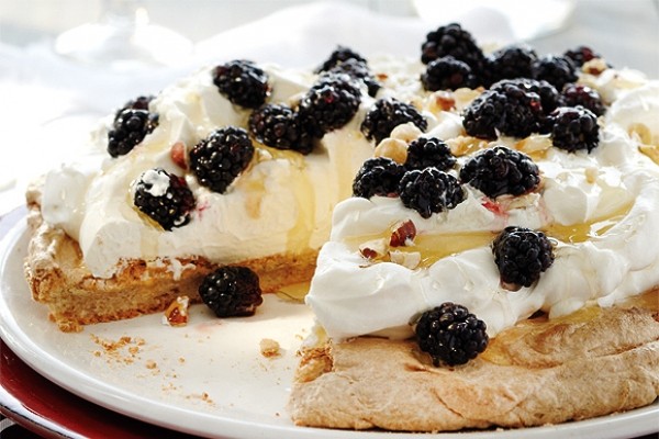 Blackberry hazelnut meringue