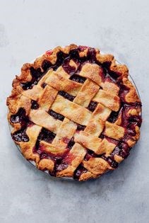 Blackberry, huckleberry & ginger pie