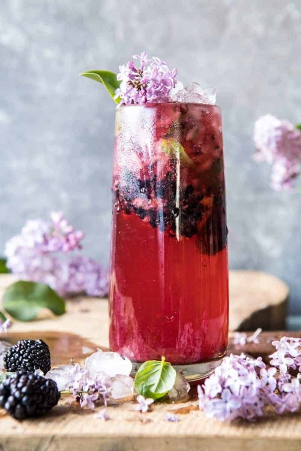 Blackberry lilac mojito