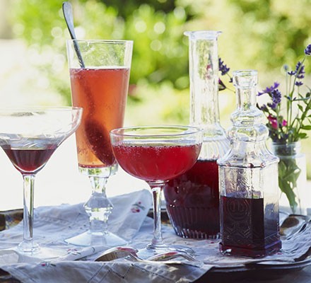Blackberry liqueur (Crème de mûre)