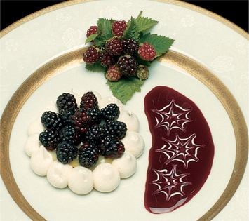 Blackberry meringue tartlets