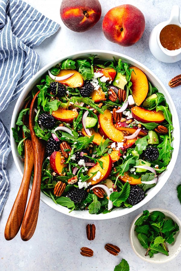Blackberry peach arugula salad with honey lime dressing 