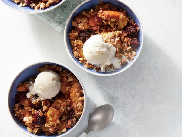 Blackberry-peach slow cooker crumble