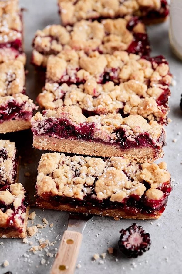 Blackberry pie bars