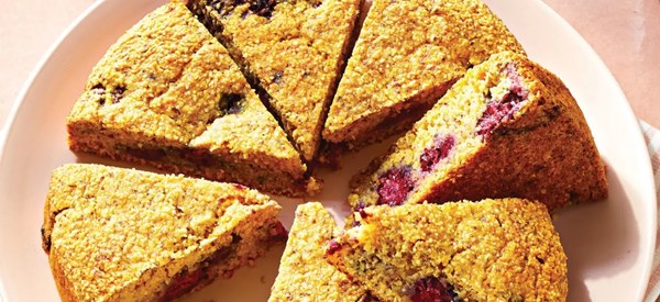 Blackberry polenta cake 