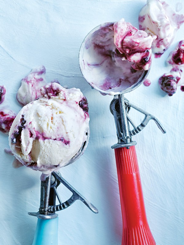 Blackberry swirl yoghurt  ice-cream