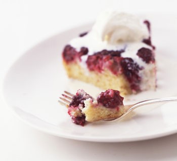 Blackberry upside-down cake