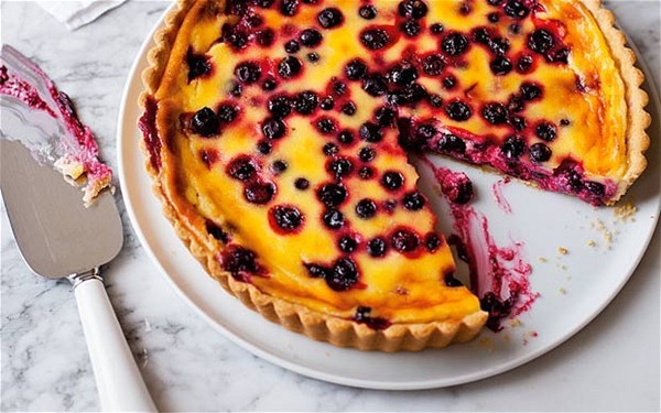 Blackcurrant and crème fraîche tart
