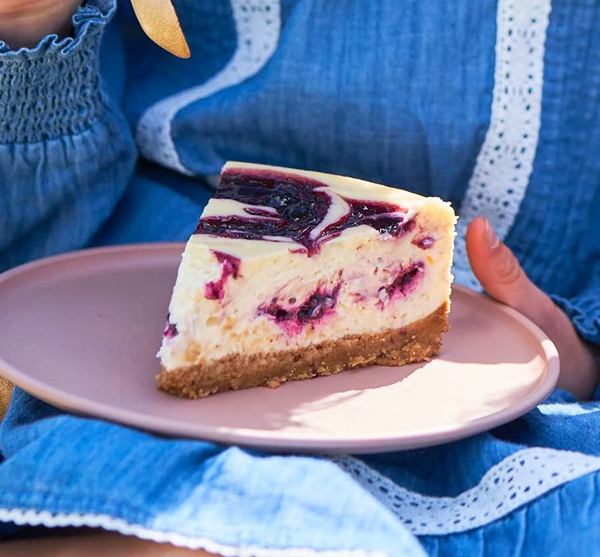 Blackcurrant cheesecake