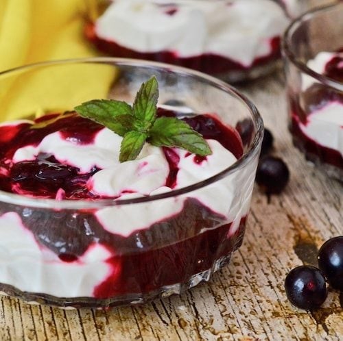 Blackcurrant fool