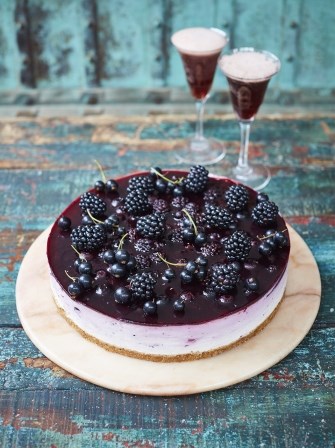 Blackcurrant ombré cheesecake