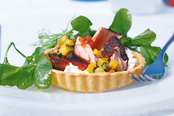Blackened salmon tarts with mango salsa