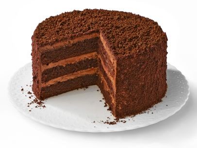 Blackout cake with chocolate crunch