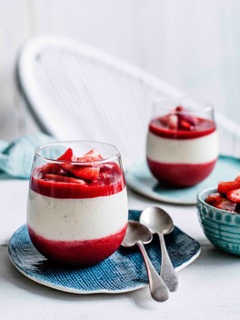 Blancmange with strawberries
