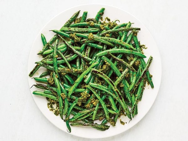Blistered green beans with herb sauce