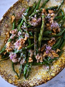 Blistered green beans with walnut sauce