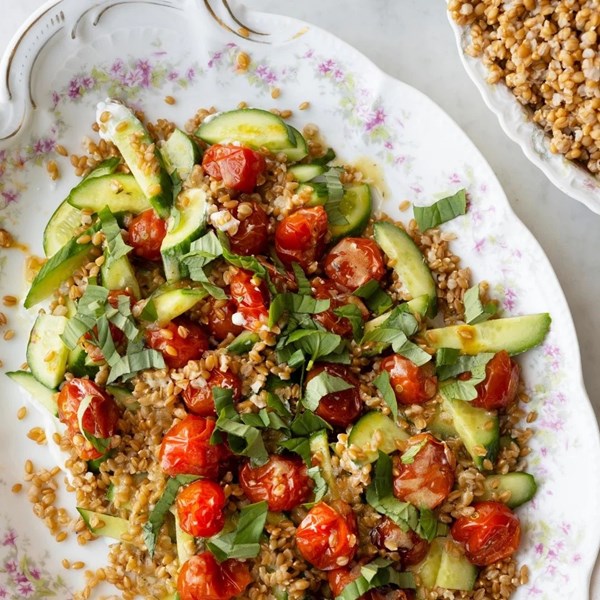Blistered tomato & einkorn berry salad
