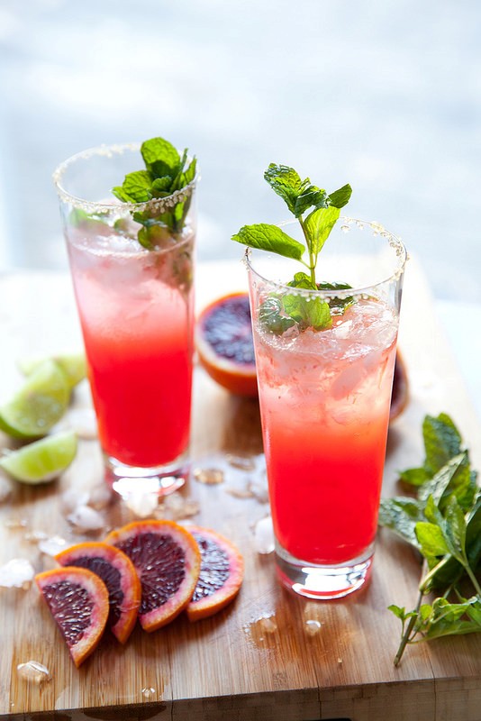 Blood orange mojitos