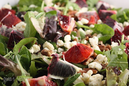 Blood orange salad with Gorgonzola, pecans and baby greens