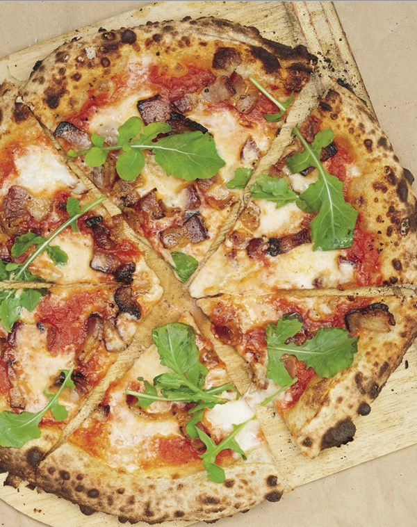 BLT pizza