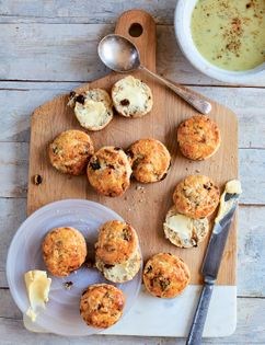 Blue cheese and raisin scones