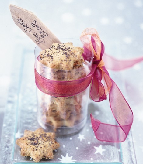 Blue cheese biscuits with poppy seeds