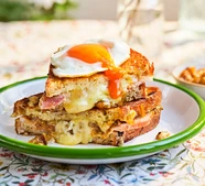 Blue cheese, ham & egg toastie