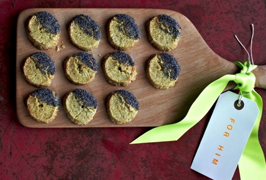 Blue-cheese poppy-seed biscuits