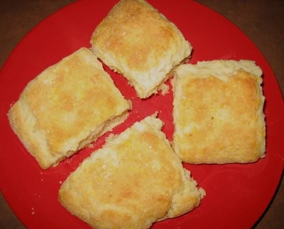 Blue-ribbon black-powder buttermilk biscuits